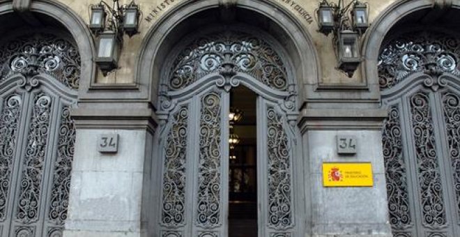 CCOO denunciará al Ministerio de Educación por no cumplir el artículo 14 de la Constitución Española, en el que se recoge la no discriminación entre personas por cualquier motivo.