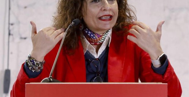 La ministra de Hacienda, María Jesús Montero, este sábado en Barcelona. / EFE