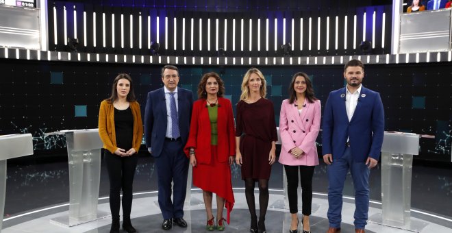 16/04/2019.- Irene Montero (Unidas Podemos), Aitor Esteban (PNV), Maria Jesús Montero (PSOE), Cayetana Álvarez de Toledo(PP), Inés Arrimadas (Ciudadanos) y Gabriel Rufian (ERC),i-d, poco antes del debate electoral que protagonizaron esta noche en TVE. EFE