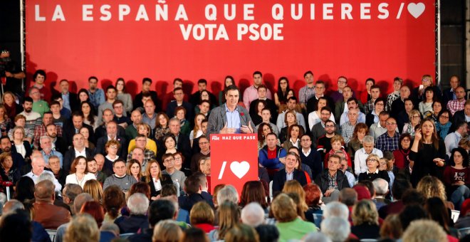 El presidente del Gobierno y candidato socialista, Pedro Sánchez, participa en un mitin en Gijón. EFE/ J. L. Cereijido