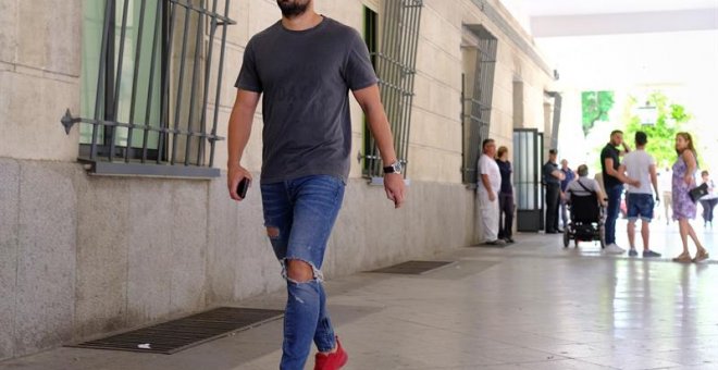 21/06/2019.- El miembro de "la Manada”, el ex Guardia Civil Antonio Manuel Guerrero, ha cumplido una vez más con la obligación de presentarse en el juzgado de guardia de Sevilla, uno de los requisitos impuestos por la Audiencia de Navarra para su libertad