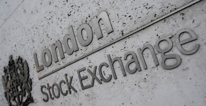 El logo de la Bolsa de Londres (LSE, según sus siglas en inglés), en su sede en la City. REUTERS/Toby Melville
