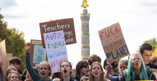 20/09/2019.- Protestas en Berlín este viernes. EFE/Hayoung Jeon