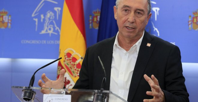 El diputado de Compromís Joan Baldoví, durante una rueda de prensa en el Congreso de los Diputados. EFE/Fernando Alvarado