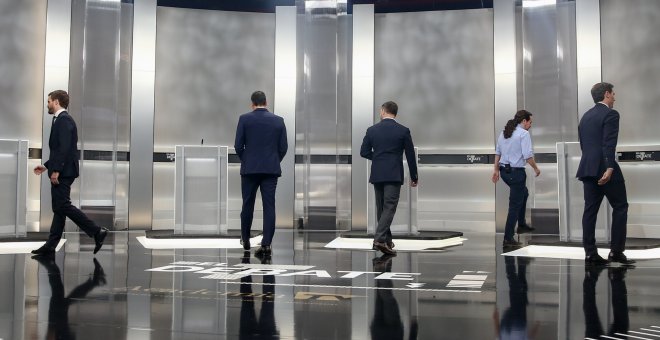 04/11/2019 - Pedro Sánchez, Pablo Casado, Pablo Iglesias, Albert Rivera y Santiago Abascal antes del debate electoral en televisión en el Pabellón de Cristal de la Casa de Campo de Madrid. / EUROPA PRESS