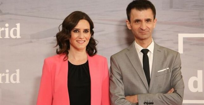 La presidenta regional, Isabel Díaz Ayuso, y el director de Telemadrid, José Pablo López. EUROPA PRESS