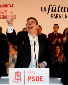 El president de la Generalitat, Ximo Puig, el candidato socialista al Congreso de los Diputados por la provincia de Valencia, José Luis Ábalos .- EFE