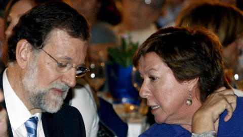 Imagen de archivo de Pilar Barreiro, ex alcaldesa de Cartagena y actual senadora del PP, en un encuentro con Mariano Rajoy. EFE