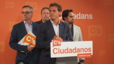 Cs, de partido bisagra a disputar la derecha al PP: los giros, pactos y dimisiones desde 2006