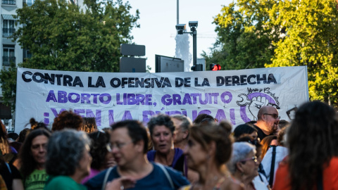 Decenas de personas marchan en la manifestación por el Día de Acción Global por la despenalización del aborto, a 28 de septiembre de 2023, en Madrid (España). Imagen de archivo.