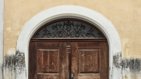 La entrada a la casa donde nació HItler (Syldavia)