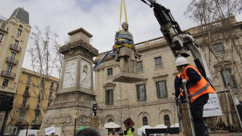 Retirada de l'escultura d'Antonio López a la plaça amb el seu nom, al districte de Ciutat Vella de Barcelona, en rebuig a la figura del marquès, qui es va enriquir gràcies al tràfic d'esclaus a Cuba. Ajuntament de Barcelona