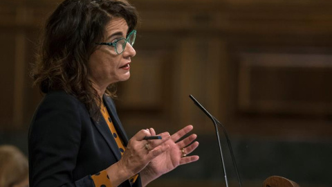 22/11/2018.- La Ministra de Hacienda María Jesús Montero, durante su intervención en el pleno del Congreso de los Diputados esta mañana.-EFE/ Emilio Naranjo