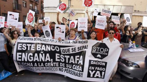 Foto de archivo de una protesta callejera contra un desahucio. / EFE