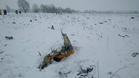 Una vista muestra una escena en la que un avión de corta distancia Antonov AN-148 se estrelló después de despegar del aeropuerto Domodedovo de Moscú, en las afueras de Moscú, Rusia, el 11 de febrero de 2018. REUTERS / Stringer NO RESALES. S