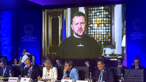 Vista del presidente ucraniano, Volodímir Zelenski, que pidió hoy en una intervención por teleconferencia en la Cuarta Mesa Redonda sobre Ucrania del Fondo Monetario Internacional (FMI) celebrada en Marrakech (Marruecos).