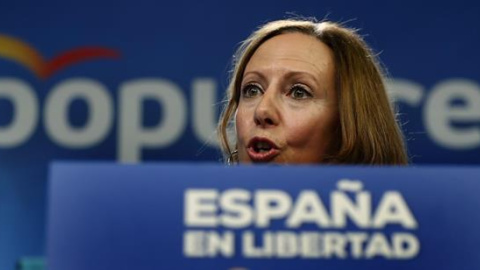 La vicesecretaria de Comunicación del Partido Popular, Marta González, durante la rueda de prensa que ha ofrecido hoy tras el Comité de Dirección del Partido Popular. EFE/Javier Lizón