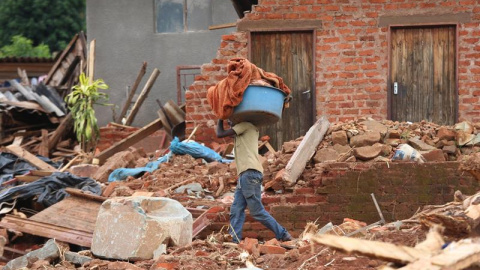 Las organizaciones humanitarias tratan de determinar la escala del desastre. TIAGO PITINGA/EFE.