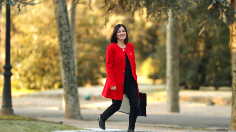 La ministra de Política Territorial y Función Pública, Carolina Darias, llega al Palacio de la Moncloa para asistir al primer Consejo de Ministros del Gobierno de coalición presidido por Pedro Sánchez, este martes en Madrid. EFE/ Emilio Nar