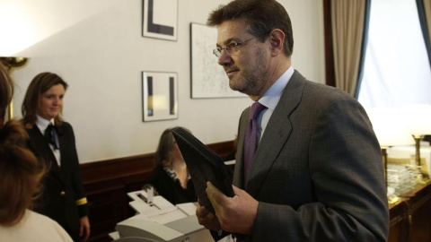 El ministro de Justicia, Rafael Catalá, formaliza su acta de diputado hoy en el Congreso. EFE/Ángel Díaz