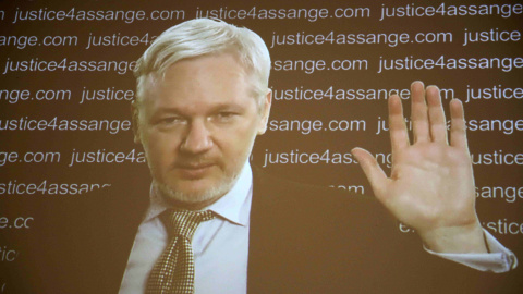 Intervención del fundador de WikiLeaks, Julian Assange, en la rueda de prensa de sus abogados y colaboradores, en Londres. REUTERS