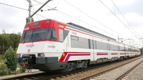 Tren de cercanías de Renfe. E.P.