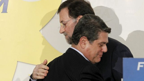 El presidente del Gobierno, Mariano Rajoy, y el exministro Federico Trillo, en una imagen de archivo. EFE