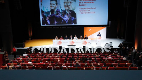 Vista de la IV Asamblea General de Ciudadanos que se celebra en el Teatro Nuevo Coslada, en Coslada (Madrid), en la que previsiblemente se reelegirá a Albert Rivera como presidente del partido. EFE/Zipi