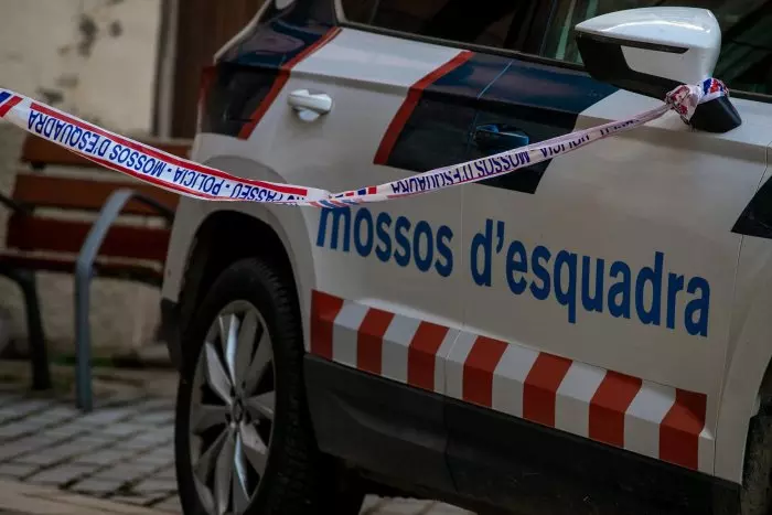 Condenan a cuatro mossos a hasta siete años de cárcel por agredir y detener ilegalmente a un joven en Barcelona