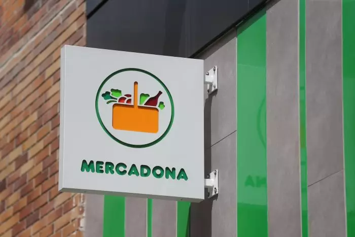 Declarado improcedente el despido de un trabajador de Mercadona por comerse una croqueta que se iba a tirar