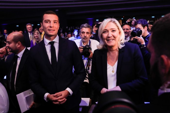 La izquierda frena a la extrema derecha en Francia