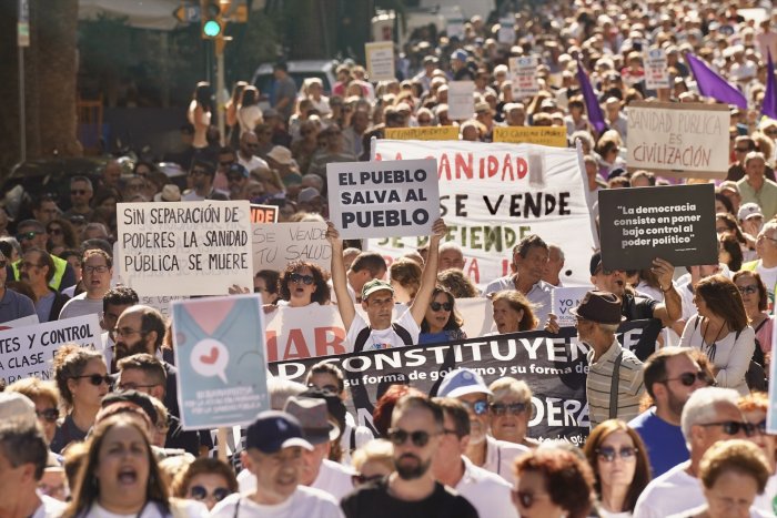 Los problemas de la sanidad aumentan en la Andalucía de Moreno Bonilla, según los sondeos de su Gobierno