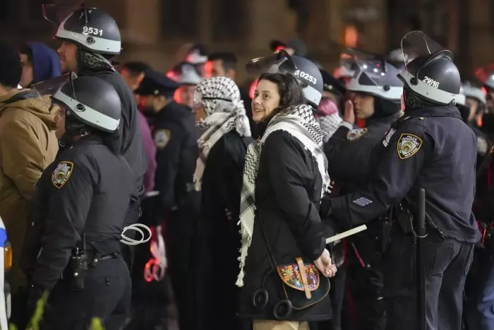 La Policía de Nueva York desaloja a los estudiantes propalestinos que ocupaban la Universidad de Columbia