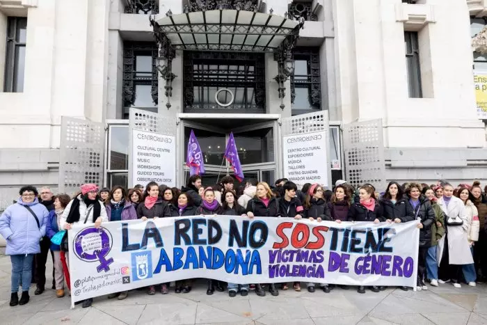 Almeida perpetúa el abandono de la red de atención a víctimas de la violencia machista en Madrid