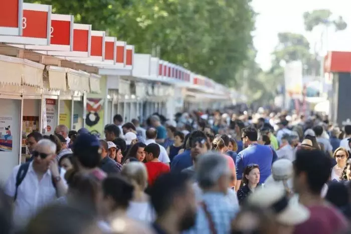 Feria del Libro de Madrid: firmas, actividades, sorpresas y escritores destacados