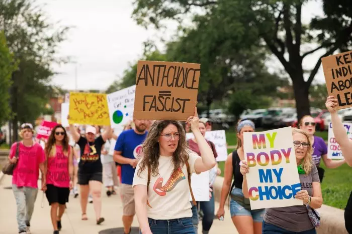 Dos años desde el fin de la protección al aborto en EEUU: caos, terror y retroceso