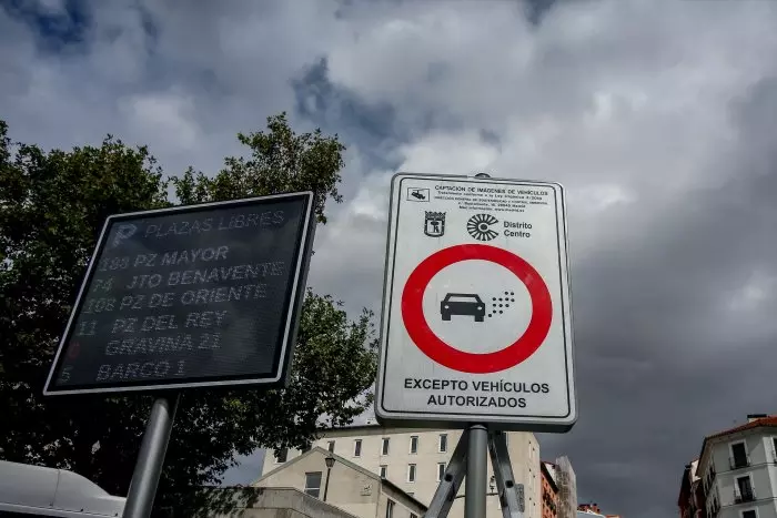 Madrid multará desde este lunes con 200 euros los accesos indebidos de coches a la ciudad