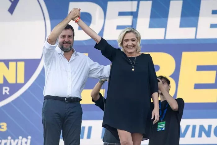Le Pen y Salvini se unen al grupo de Orbán y fortalecen a la ultraderecha en la Eurocámara