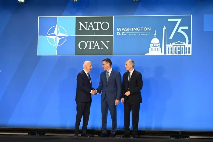 La OTAN se compromete a entregar 40.000 millones de euros a Ucrania en 2025