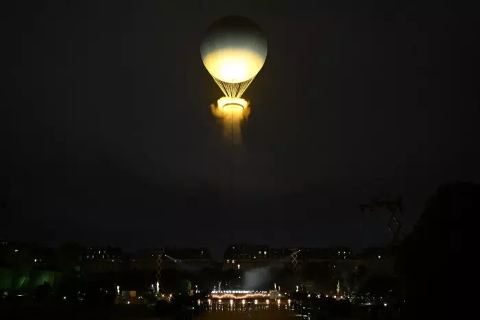 Barcazas por el Sena y actuaciones musicales bajo la lluvia en la espectacular inauguración de los JJOO de París 2024