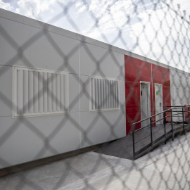 Imagen de un barracón auxiliar instalado por la Comunidad de Madrid para alumnos de Valdebebas.