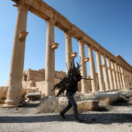  Una imagen muestra las ruinas de la antigua ciudad siria de Palmira.- LOUAI BESHARA / AFP