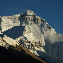  Cara norte del Everest. De Carsten.nebel - Trabajo propio, CC BY-SA 3.0. Wikipedia.