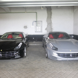 Los dos coches de la marca Ferrari del rey emérito que salen a subasta.