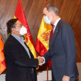 Felipe VI y Pablo Iglesias se reúnen con el presidente electo de Bolivia y con el de Argentina en La Paz