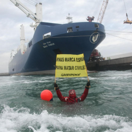 Greenpeace en el puerto de Bilbao