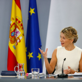 La ministra de Trabajo Yolanda Díaz ofrece la rueda de prensa posterior al Consejo de Ministros en el Palacio de la Moncloa en Madrid, este martes.