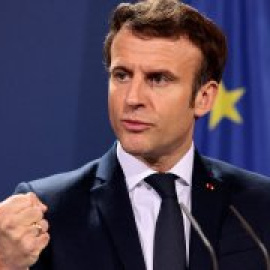 Un Macron en campaña electoral mide su poder internacional con la crisis en Ucrania