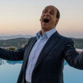 Paolo Sorrentino saca brillo a la orgía del mal gusto y la horterada