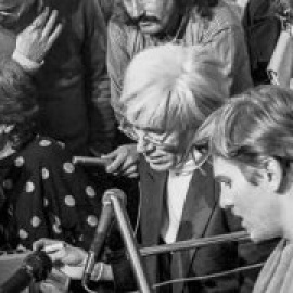 Andy Warhol en Madrid y su obsesión por la arquitectura fascista: de la cena con los March al Valle de los Caídos